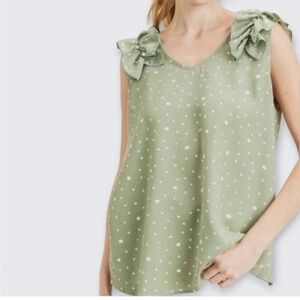 💥Host Pick💥 NWT Jodidfl sleeveless ruffled tunic in green and white.